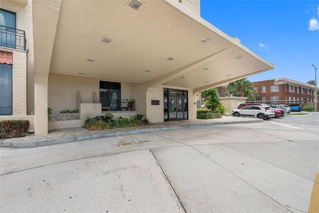 Photo - 2109 Bayshore Blvd Unit 102