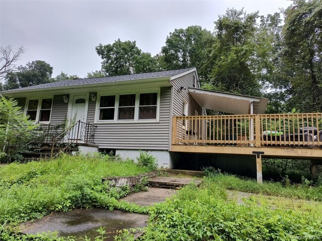 Building Photo - 28 Pine Tree Ln