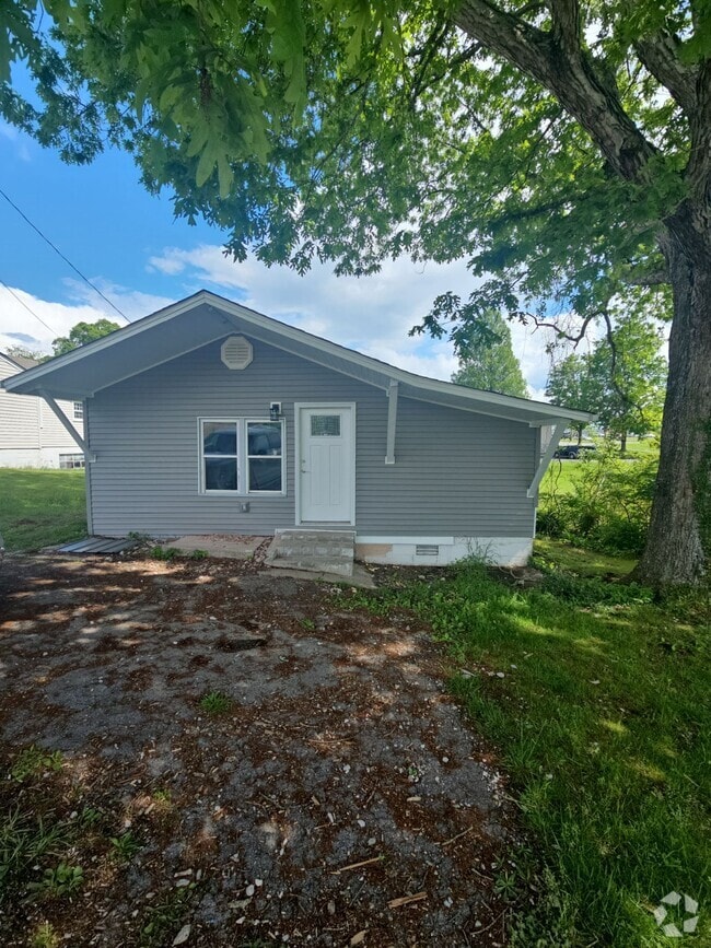 Building Photo - 547 Fourth St Rental