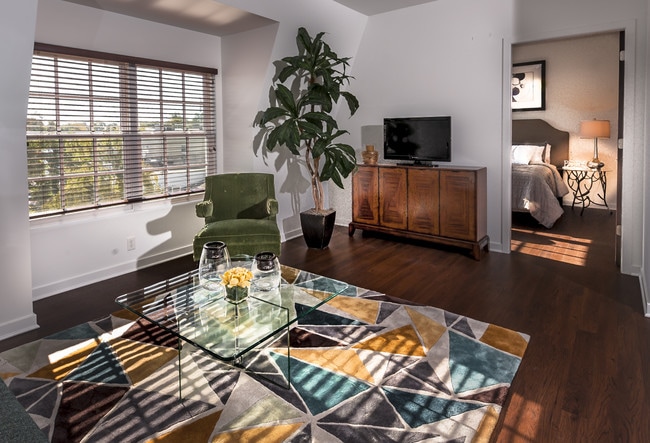 Metro Star Apartments