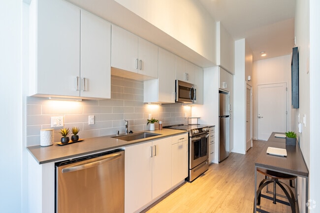 Studio - 522SF