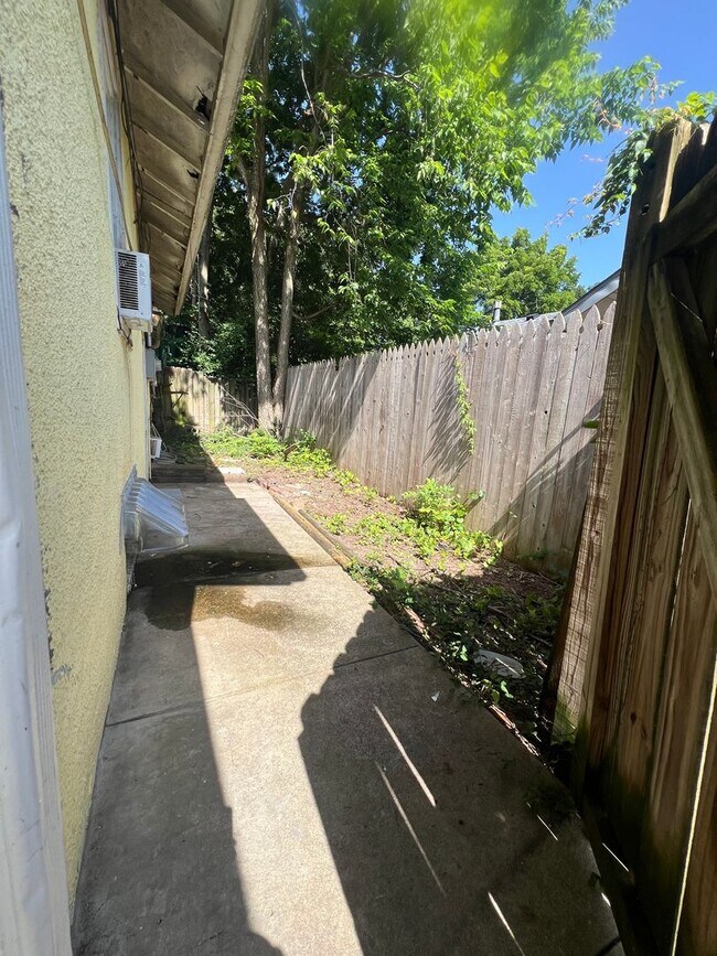 11 Aldeah Ave Unit C