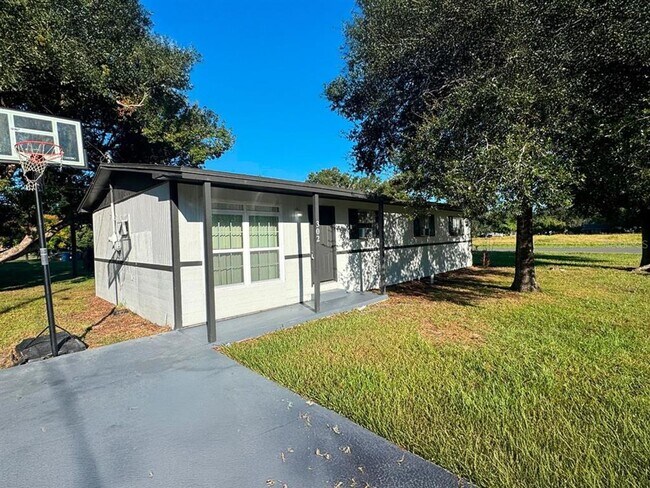 Photo - 302 Sherwood Dr