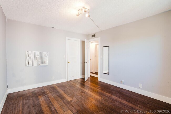 Photo - 900 NE 12th Ave Unit 408