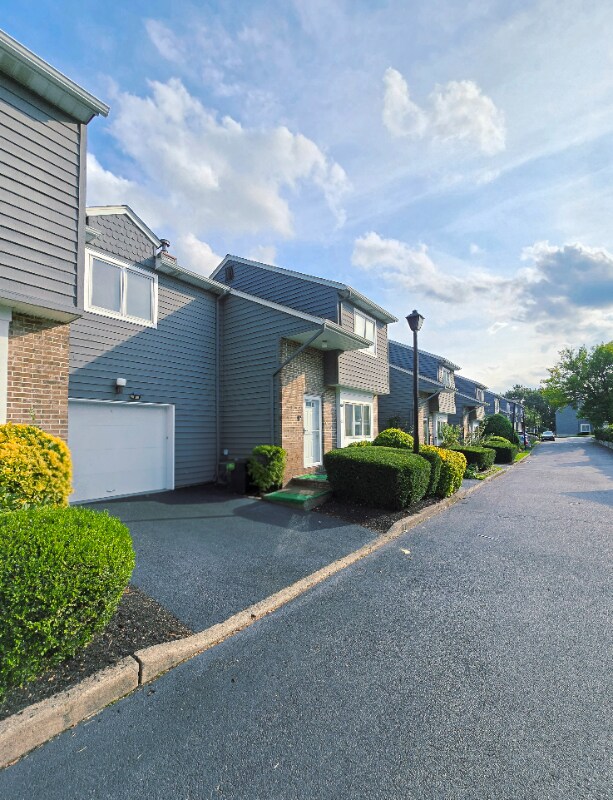 Photo - 821-21 Creek Ct