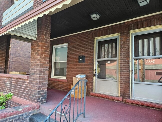 Photo - 110 E 4th St Apartments Unit 110 E 4th
