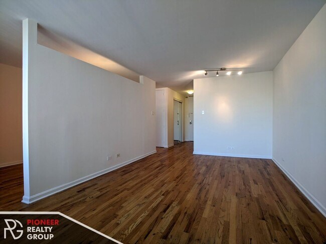 Photo - 4600 N Clarendon Ave Unit 1109
