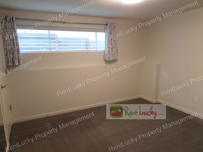 Photo - Stunning 4-Bedroom Newer Construction w/Huge VIEW Rooftop Deck in Fremont!!