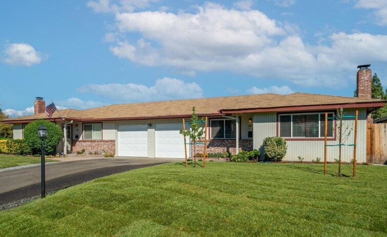 Photo - 74 Plaza Way