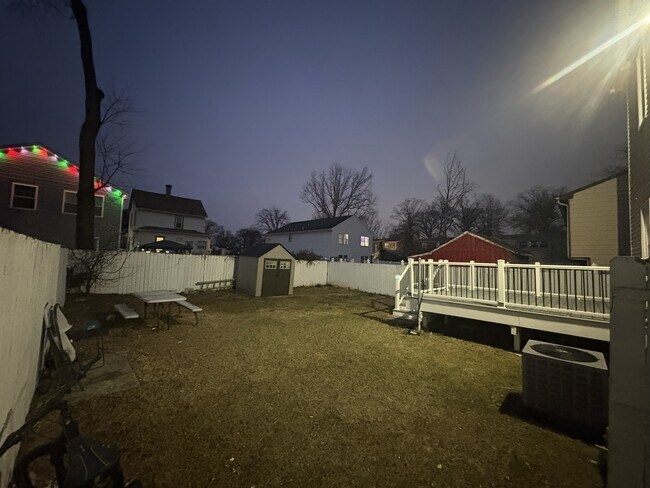 Photo - 413 Georges Pl