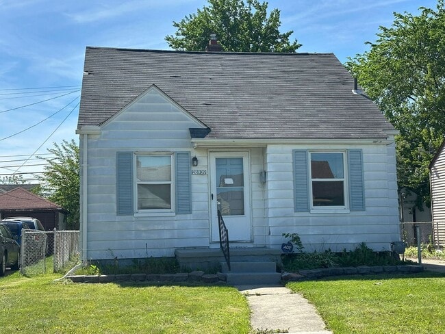 Beautiful Bungalow with Finished Basement ... - Beautiful Bungalow with Finished Basement ... House