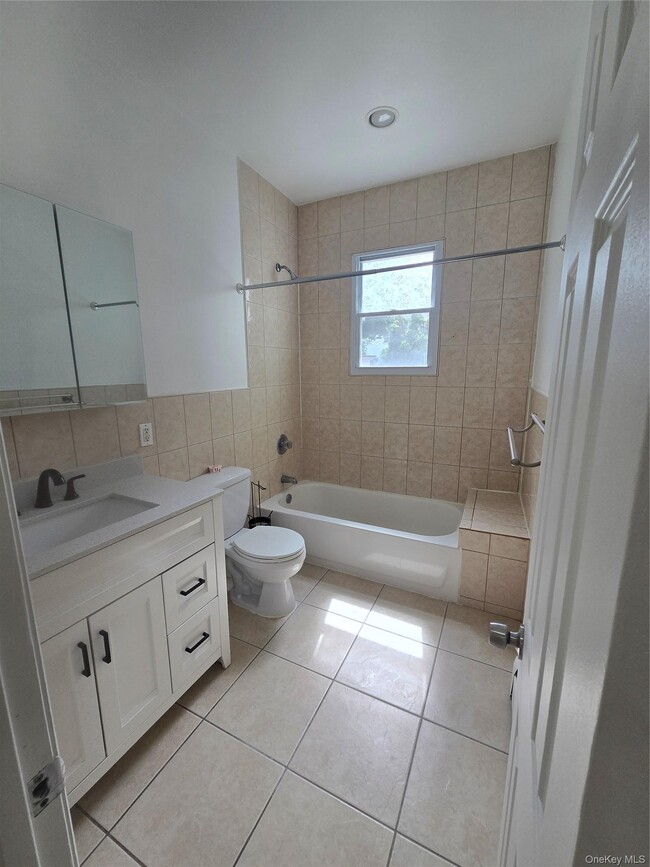 Photo - 114 Essex St