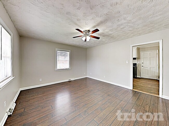 Photo - 4300 Oak Forest Dr