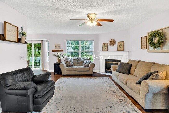 Photo - 1233 Twin Cir Dr