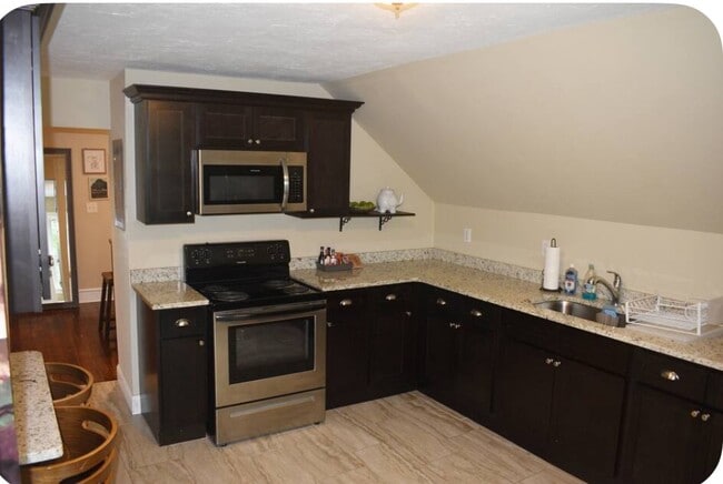 Building Photo - 86 Home Ave Unit 3