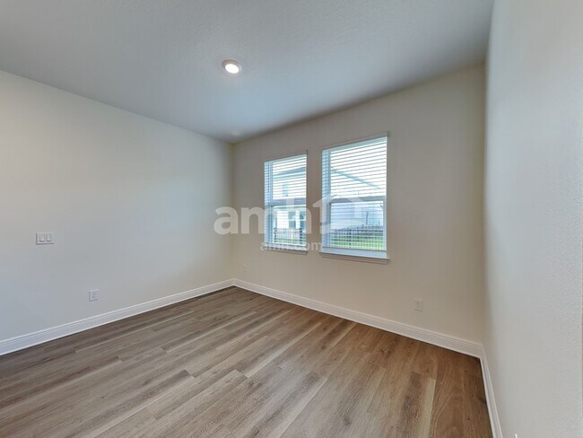 Photo - 5956 Pinewood Ests Dr