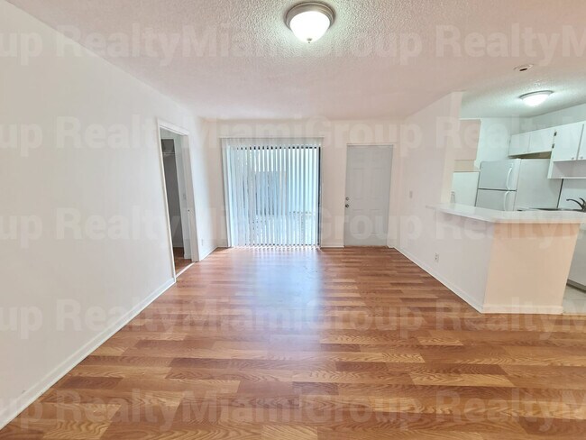 Photo - 36 N Crossings Cir