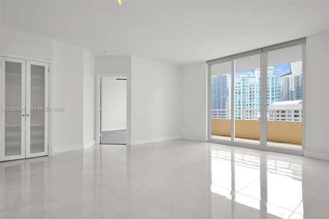 Photo - 808 Brickell Key Dr Unidad 3007