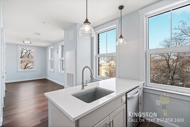 Photo - 136 Babcock St Unit PH 401