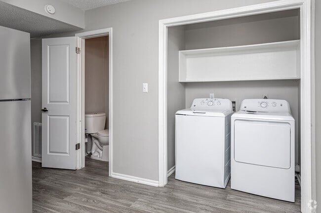 2BR, 1.5BA - 1,000 SF - Hazel