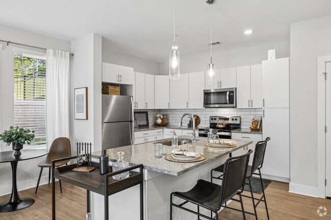 1BR, 1BA - 738SF - Kitchen