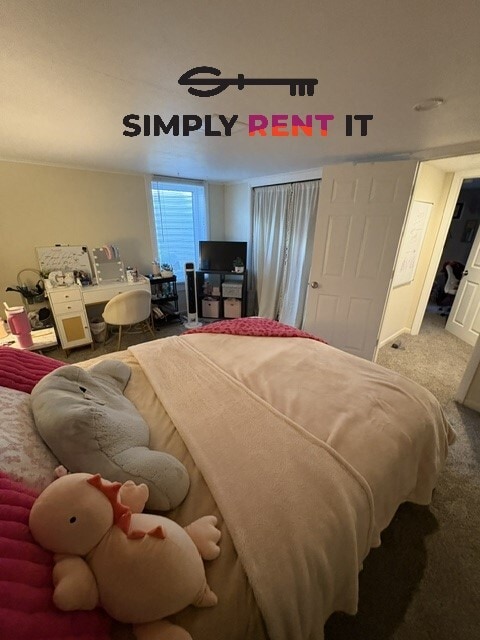 Photo - 6 Bedroom House on Campus, August 1st