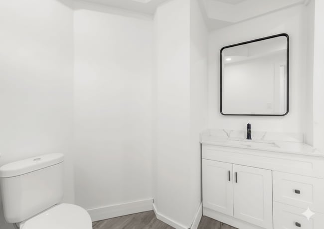 Photo - 166 Wentworth St S Unit 2 room 4 last room