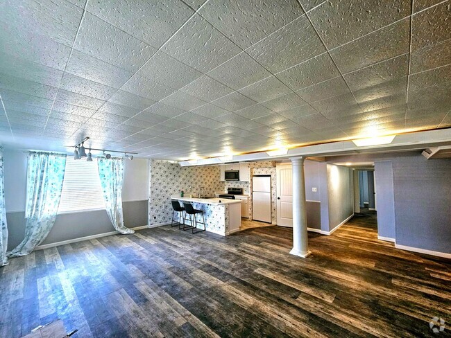 Building Photo - 1764 N James St Rental