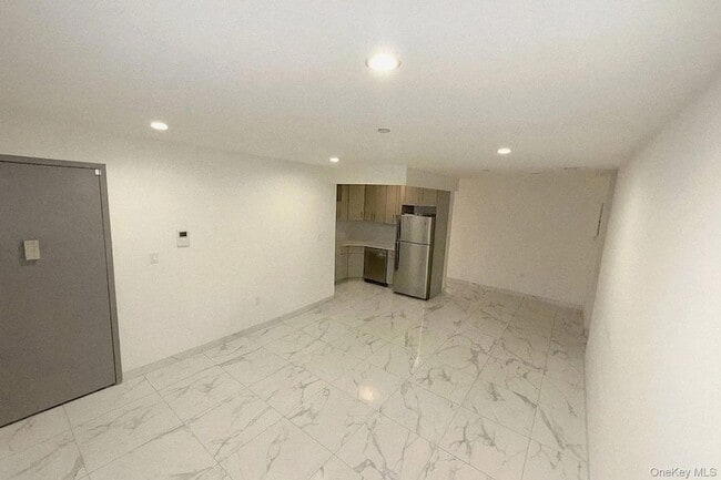 Photo - 95-04 Allendale St