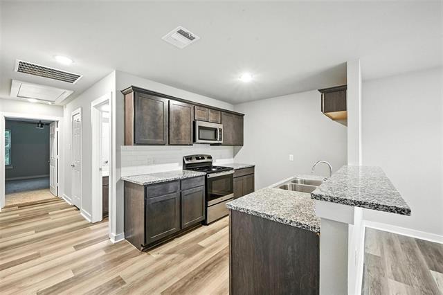 Photo - 324 W Munson St