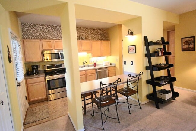 Building Photo - Furnished 2 Bedroom Condo in Sunriver For ...