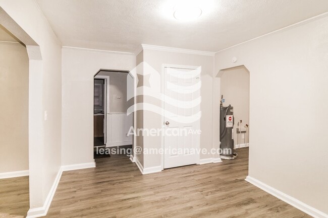 Photo - 914 Lamore St