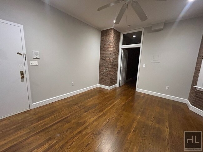 Photo - E 18TH ST. Unidad A2