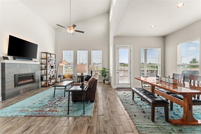 Photo - 11320 Charger Wy