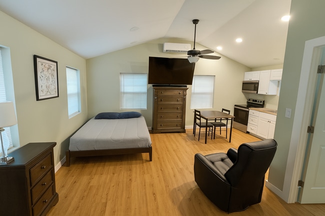 Building Photo - 103 Bernice Dr Unit B Rental