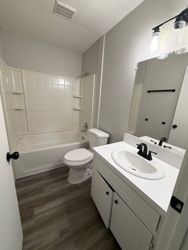 Photo - 207 Highland St