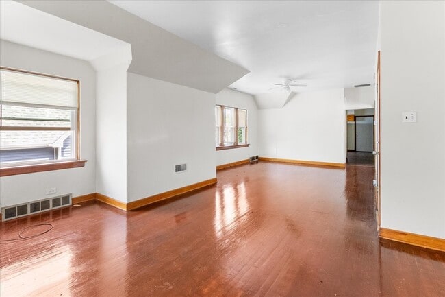 Photo - 58 W 113th St Unit 2