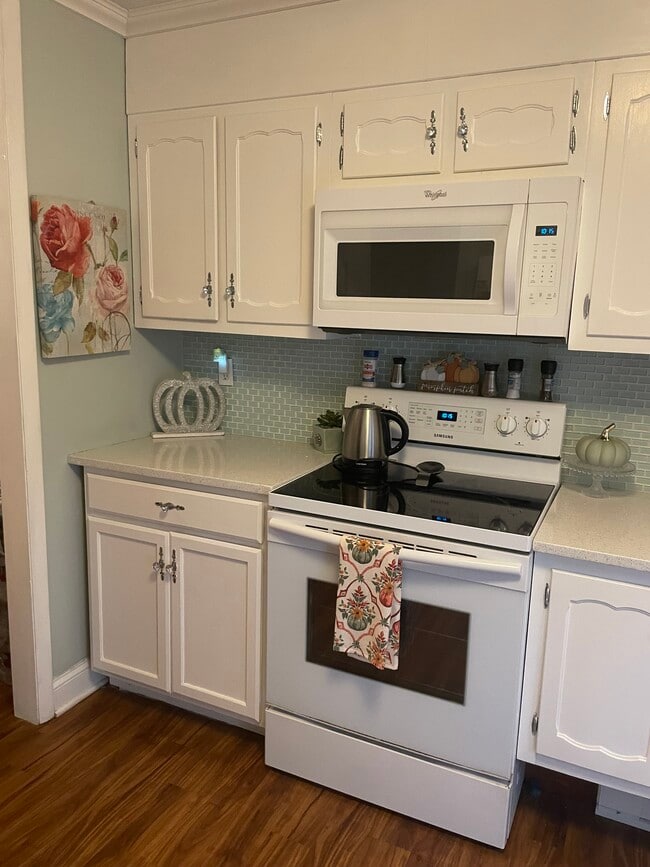 Photo - 76F Dorchester Dr Unit 76f Dorchester Drive