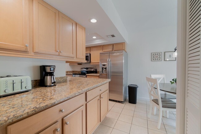 Photo - 11355 Pond View Dr Unidad D203