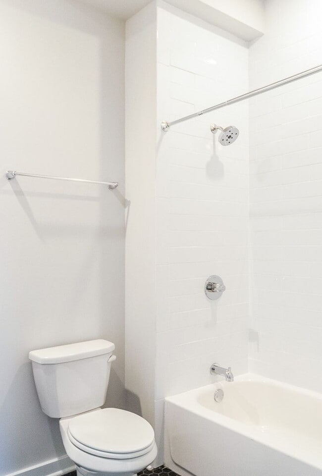 Photo - 2007 Hope st apartments