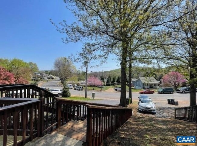 Photo - 943 Rives St