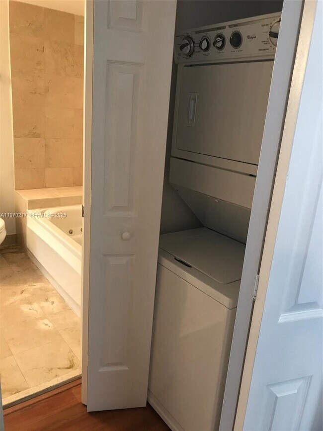 Photo - 2030 Douglas Rd Unit 708