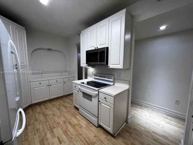 Photo - 10700 NW 66th St Unit 10700 NW 66th St  411