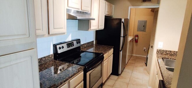 416 Summit Ridge Pl