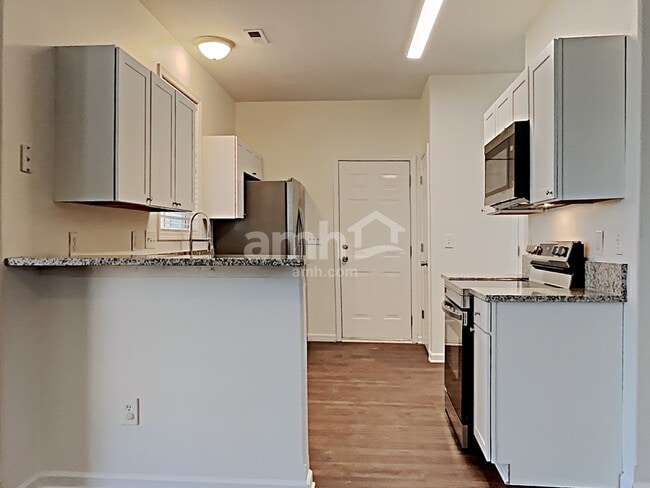 Photo - 149 Sawhorse Dr