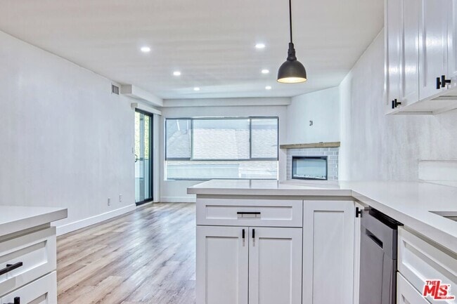 Building Photo - 1115 14th St Unit 106 Rental