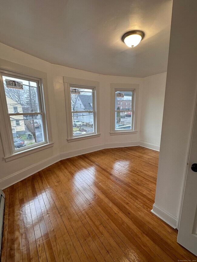 Photo - 48-50-50 Edwin St Unit 2nd Floor