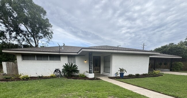 Photo - 214 Sunny Ln