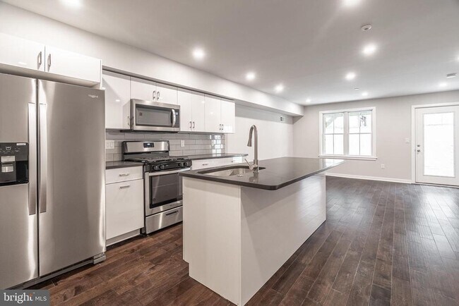 Photo - 754 S 8th St