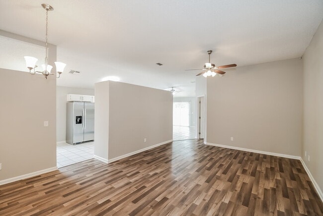 Photo - 7547 Ginger Tea Trail W